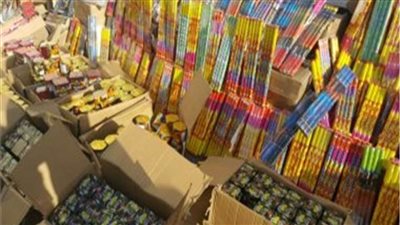 القبض على متهم بحوزته 260 قطعة ألعاب نارية