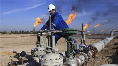 النفط يتراجع وسط مخاوف من موجة ثانية لفيروس كورونا