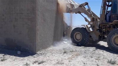 إزالة التعديات على 40 فداناً مملوكة للدولة بالعلمين الجديدة (صور)