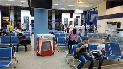 مطار مرسى علم يستقبل طائرة من كندا تقل 332 مصريا