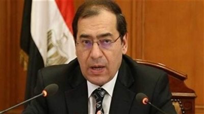 وزير البترول يبحث مع رؤساء الشركات خطط التعامل مع تحديات انخفاض الأسعار