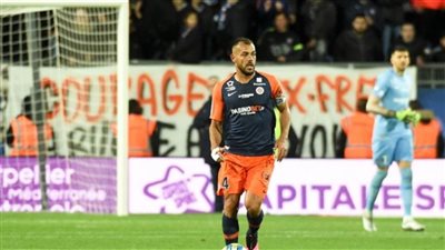 لاعب كرة قدم مخضرم عمره 42 عاما يحقق حلمه