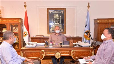 محافظ أسيوط يدعم تطوير منظومة التوثيق الإلكتروني