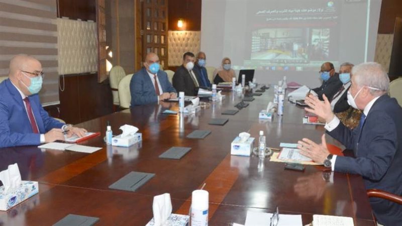 وزير الإسكان ومحافظ