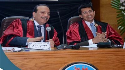 وزير الشباب ورئيس جامعة طنطا يناقشان رسالة ماجستير