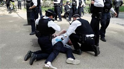 احتجاجات في لندن على إرشادات التباعد الاجتماعي  (فيديو)