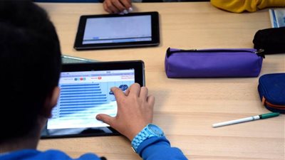  27908 طلاب يؤدون آخر الامتحانات الإلكترونية للصف الثاني الثانوي بالبحيرة