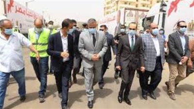 محافظ سوهاج يستقبل قافلة غذائية من صندوق 