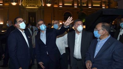 رئيس الوزراء يتفقد الأعمال النهائية لمشروع تطوير ميدان التحرير..