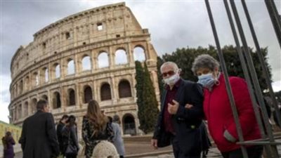 إيطاليا تبدأ في التعايش مع كورونا وتسمح بفتح المطاعم والشواطئ