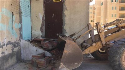 بالصور.. حملات لرفع الإشغالات وإزالة التعديات بالقاهرة الجديدة وحدائق أكتوبر