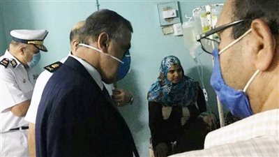 محافظ سوهاج ومدير الأمن يطمئنان على 103 مواطنين مصابين بالتسمم