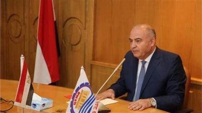 محافظ قنا: العمل على حل مشاكل المواطنين يبني مزيدًا من الثقة بين الطرفين