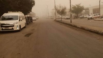 عاصفة ترابية تضرب مدينتي أسوان وادفو