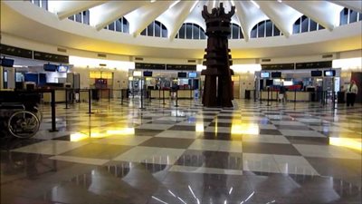 خسائر كبيرة في مطار فيينا تدفع إلى تقصير فترات العمل وخفض التكاليف