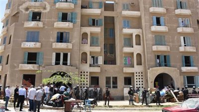 بالصور .. استرداد 40 وحدة سكنية متعدى عليها بالقاهرة الجديدة