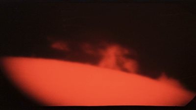 خبراء ناسا يبتكرون جهازا ينتج الأشعة الكونية