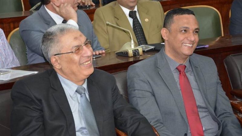 محافظ الدقهلية والسكرتير