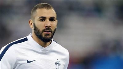 كريم بنزيما يهنئ المسلمين باللغة العربية بعيد الفطر