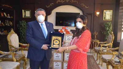 محافظ البحر الأحمر يستقبل رئيس 