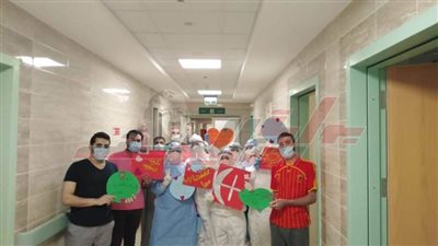 الطاقم الطبي بمستشفى عزل ملوي يحتفل بعيد الفطر المبارك.. (صور)