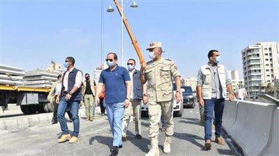 بالفيديو.. الجولة التفقدية للرئيس السيسي لأعمال تطوير طرق ومحاور شرق القاهرة 