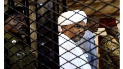  النيابة السودانية: إصابة 3 من مساعدي البشير بكورونا