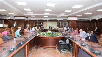 محافظ بني سويف يتابع الوضع الصحي