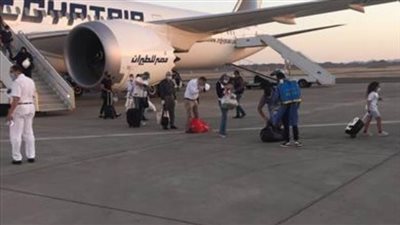 وصول 245 مصريا من أبوظبي إلى مطار مرسى علم