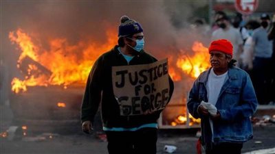 تصاعد احتجاجات الغضب.. ولاية مينيسوتا الأمريكية تستدعي الحرس الوطني