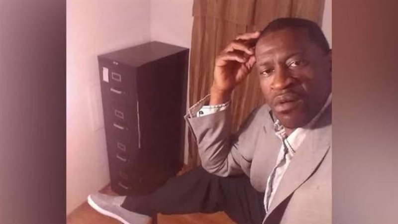 جورج فلويد ضحية العنصرية