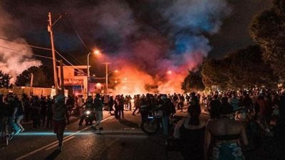 فرض حظر تجوال مسائي بمدينة مينيابوليس بعد فوضى المظاهرات