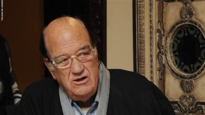 هنيدي والسقا وكرارة.. النجوم ينعون حسن حسني بكلمات مؤثرة