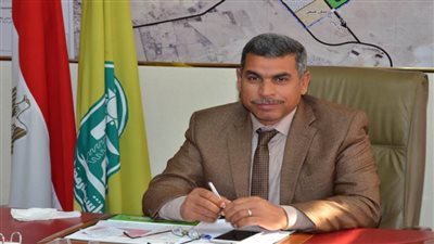 مراقبة مواقف سيارات الأجرة بالعاشر من رمضان لمتابعة الإجراءات الوقائية ضد كورونا