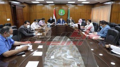 محافظ المنوفية يناقش الموقف التنفيذي لرصف  15 طريقا باعتماد 236 مليون جنيه