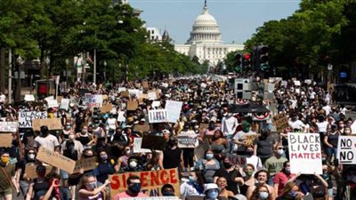 تجدد الاحتجاجات في الولايات المتحدة ومتظاهرون يطالبون برحيل ترامب