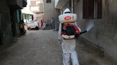 استمرار أعمال رش وتطهير الشوارع والمنشآت بمدن ومراكز البحيرة