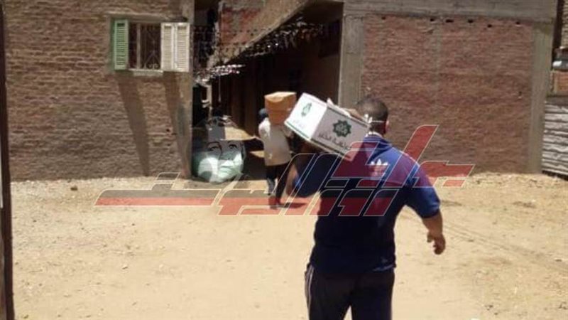 توزيع مواد غذائية