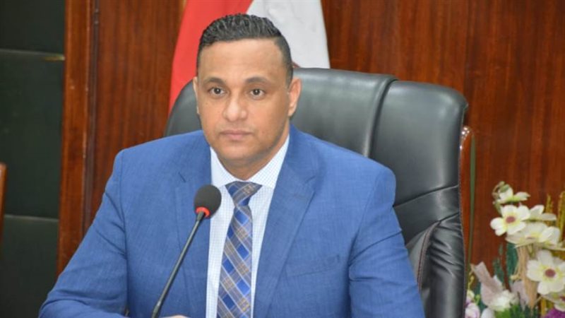 الدكتور أيمن مختار