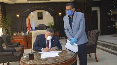 محافظ البحر الأحمر يعتمد نتيجة الشهادة الاعدادية للفصل الدراسى الثانى بنسبة نجاح 99.5%