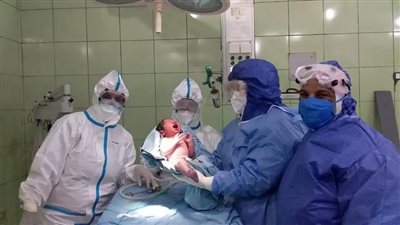 بعد حرمانها 11 عامًا.. ربة منزل مصابة بكورونا تضع مولدتها بمستشفى الحجر الصحي