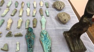 ضبط متهم بحوزته 374 قطعة أثرية 