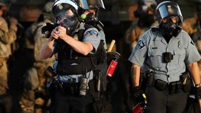 بالفيديو.. فضيحة جديدة لعنصرية الشرطة الأمريكية تنتهي بمفاجأة مُذهلة