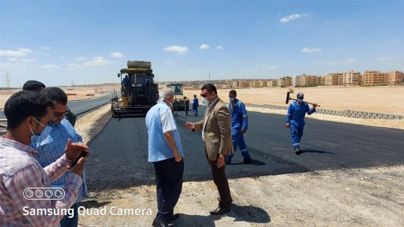 بهجات يتفقد الطريق