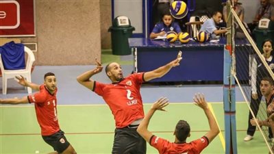 طائرة الأهلي تجدد تعاقدها مع عبد اللطيف عثمان موسمًا إضافيًا