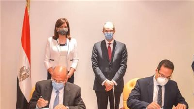 “الاتصالات والهجرة” توقعان بروتوكولا للتحول الرقمي والدعم المعلوماتي