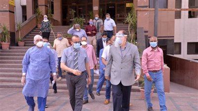محافظ أسيوط يتفقد مستشفى عزل الراجحي