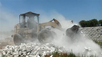 إزالة 17 حالة تعدٍ على الأراضي الزراعية وأملاك دولة بالبحيرة