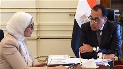 وزيرة الصحة تستعرض جهود مواجهة فيروس