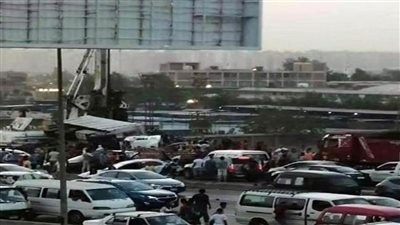 انقلاب وتصادم 4 سيارات أعلى دائري البساتين 